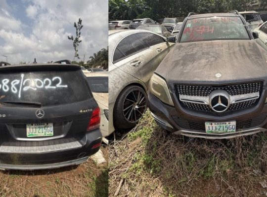 MERCEDES BENZ GLK350 BLACK COLOUR
