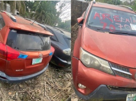 Toyota RAV4 RED COLOR