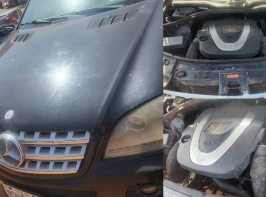 Mercedes Benz ML350 Black color